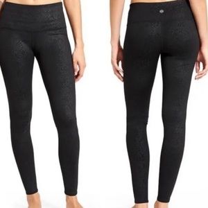Athleta chaturanga black serpent snakeskin print leggings Size 1X